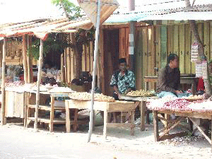 Pedagang Pasar Penampungan di Magelang Mengeluh
